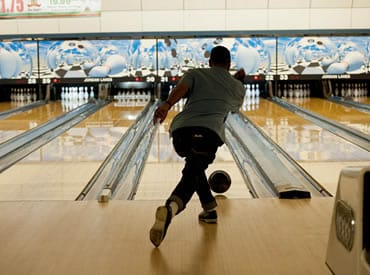 kako-bowling-odabir-bacanje-kugle