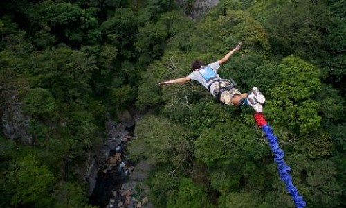 Kako je nastao bungee jumping? Kako je nastao bungee jumping?