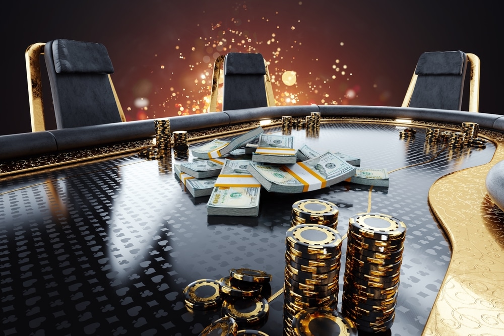 stol za poker sa žetonima i novcem