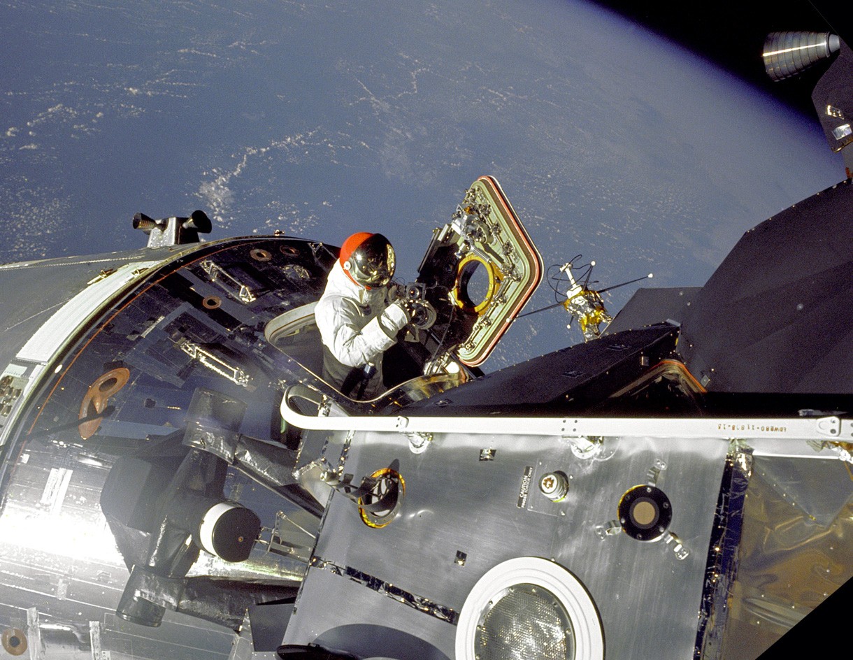 Posada misije Apollo 9 uvježbava svemirsku šetnju (Foto: NASA)