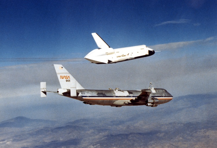 Prvi let raketoplana Enterprise (Foto: Wikipedia)