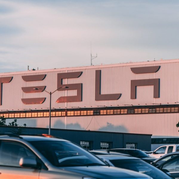 Muskova vizija budućnosti u vašem automobilu: Tesla uskoro s revolucionarnim AI pomoćnikom