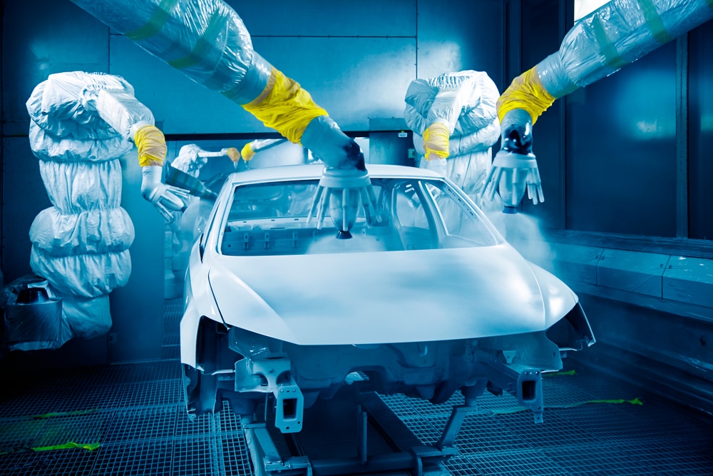 roboti u automobilskoj industriji ubrzavaju procese poput bojanja karoserije