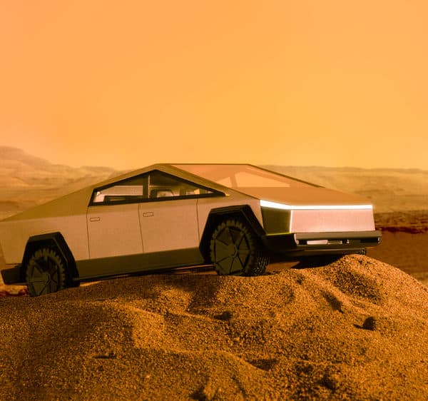Tesla-Cybertrunk u pustinji
