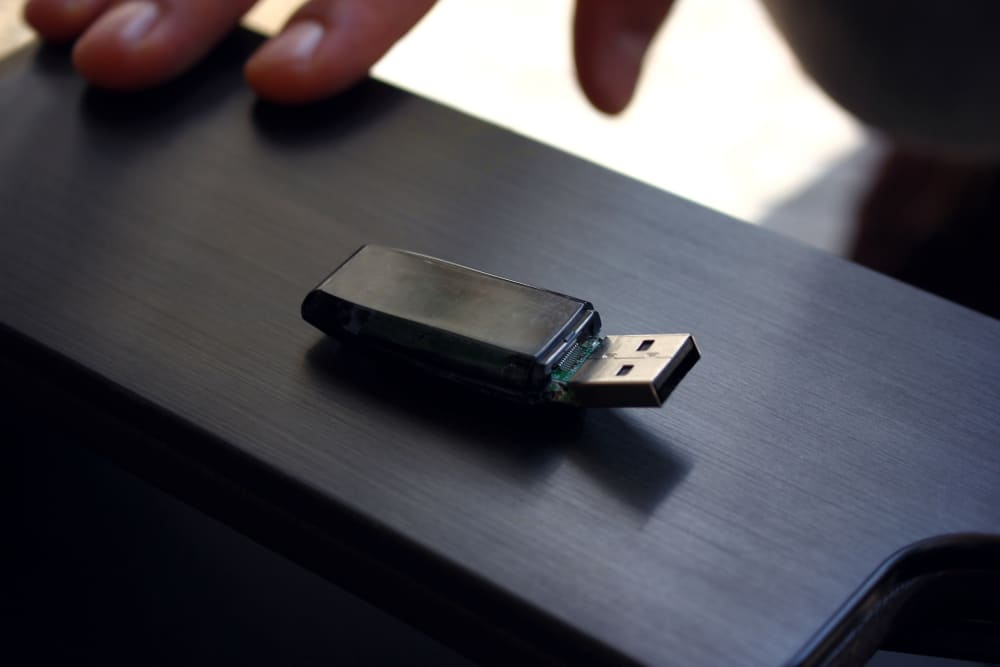 Oštećen uređaj može biti razlog zašto USB ne prikazuje datoteke.