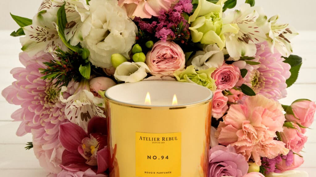 Atelier Rebul - No94 Candle with flowers