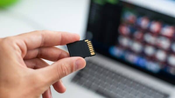 Uspomene s godišnjeg odmora – kako nam SSD diskovi i memorijske kartice mogu pomoći u očuvanju najdragocjenijih uspomena