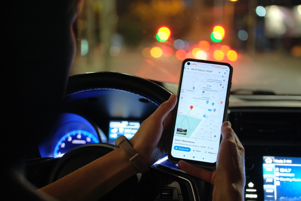 spajanje mobitela na auto