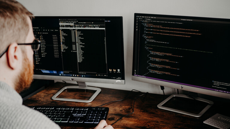 Web dizajner za računalom