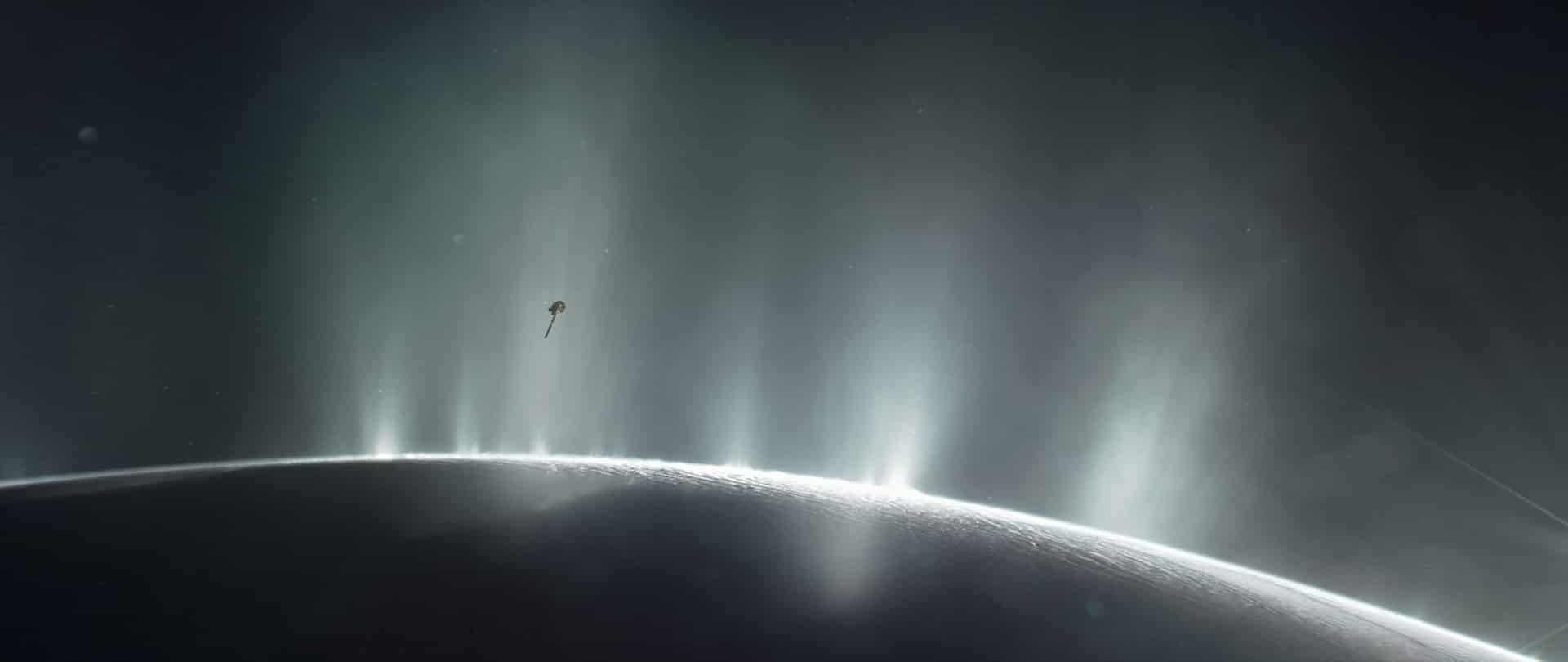Enceladus, SATURNOV MJESEC