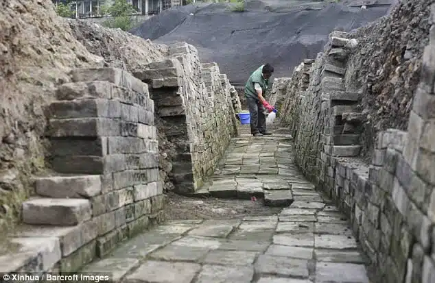 Almost 1,000 years after it was lost, archaeologists have discovered a temple hidden in downtown Chengdu, China